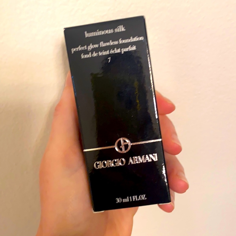 Brand NEW Luminous Silk Georgio Armani #7